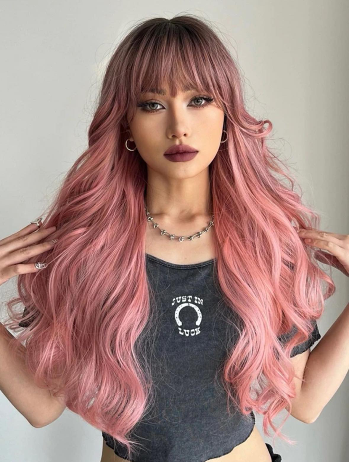 Ilgų plaukų perukas su kirpčiukais rožinis